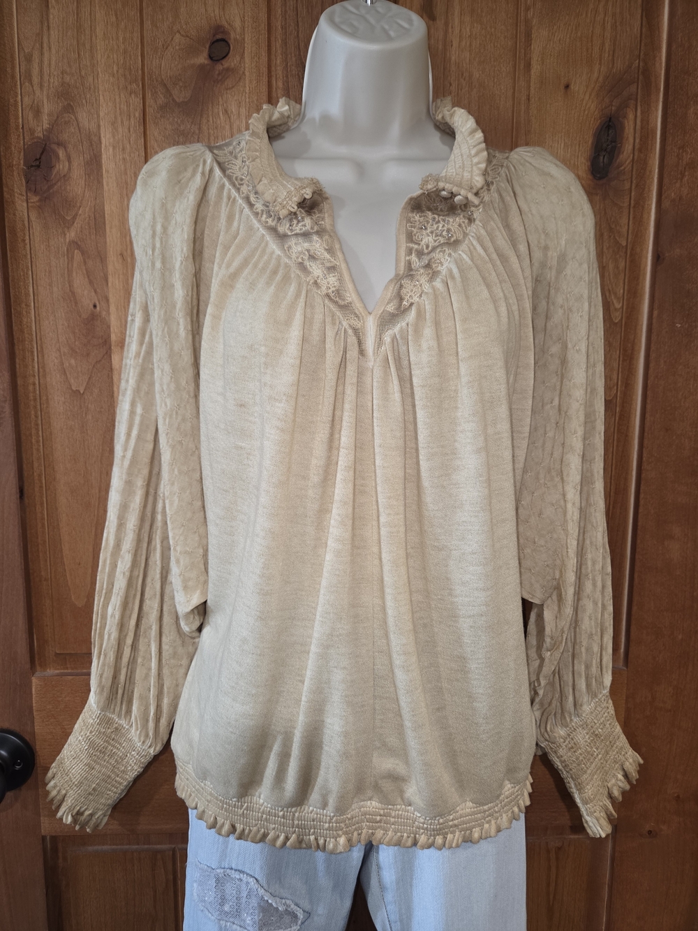 gimmicks by BKE Cream Ruffled Boho Peasant‎ Blouse